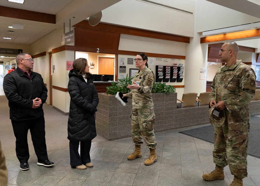 Gen. Schneider visits JBER for the first time as PACAF Commander