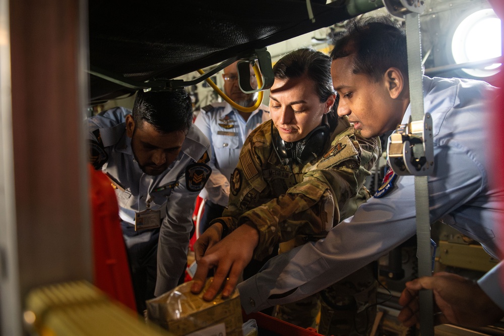 U.S. Air Force demonstrates aeromedical evacuation procedures with Bangladesh