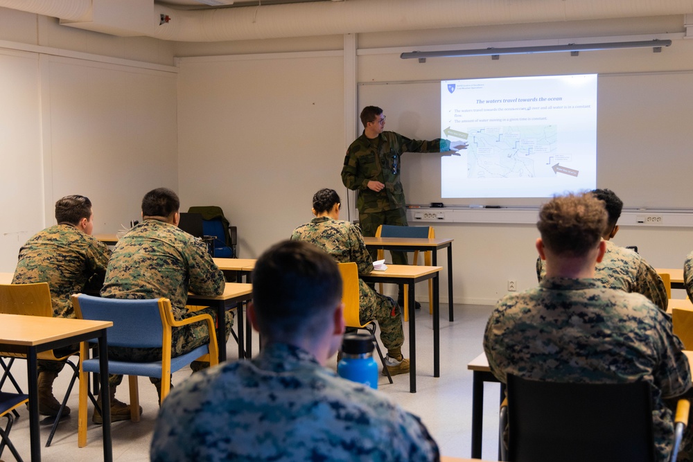 Cold Weather Training: II MEF AAOG Marines and Norwegian Armed Forces during Exercise Northern Winter
