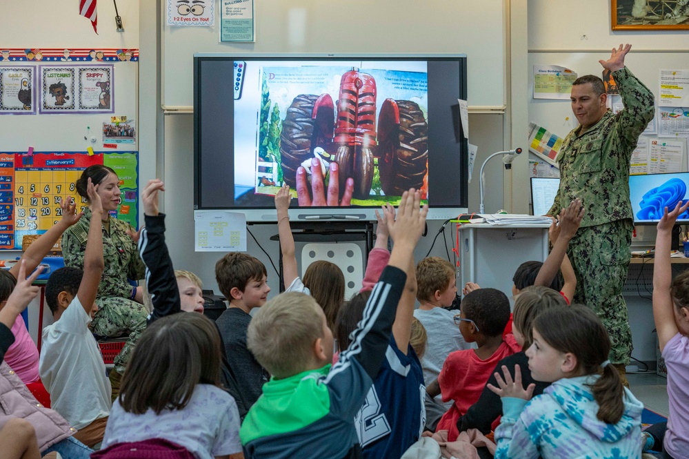 NAVSTA Rota Sailors Read to Students