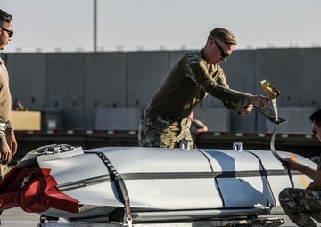 U.S. Joint Warfighters Conduct Palletized Effects Familiarization in CENTCOM