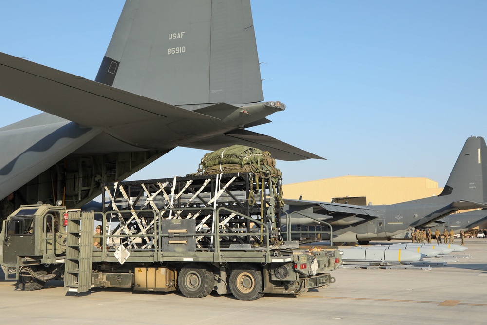 U.S. Joint Warfighters Conduct Palletized Effects Familiarization in CENTCOM