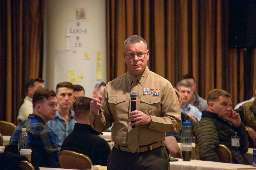 MCICOM Leadership Addresses Marine Innovation Unit
