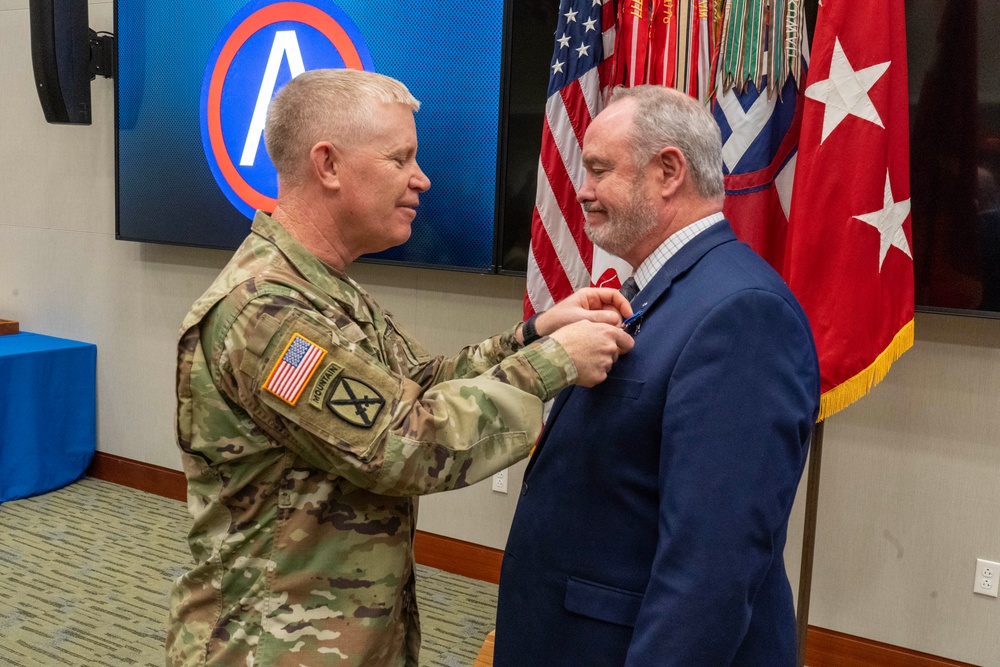 USARCENT recognizes civilians during ceremony