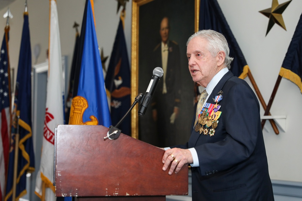 Hokanson presents Silver Star Medal to retired Army Capt. Lawrence Liss