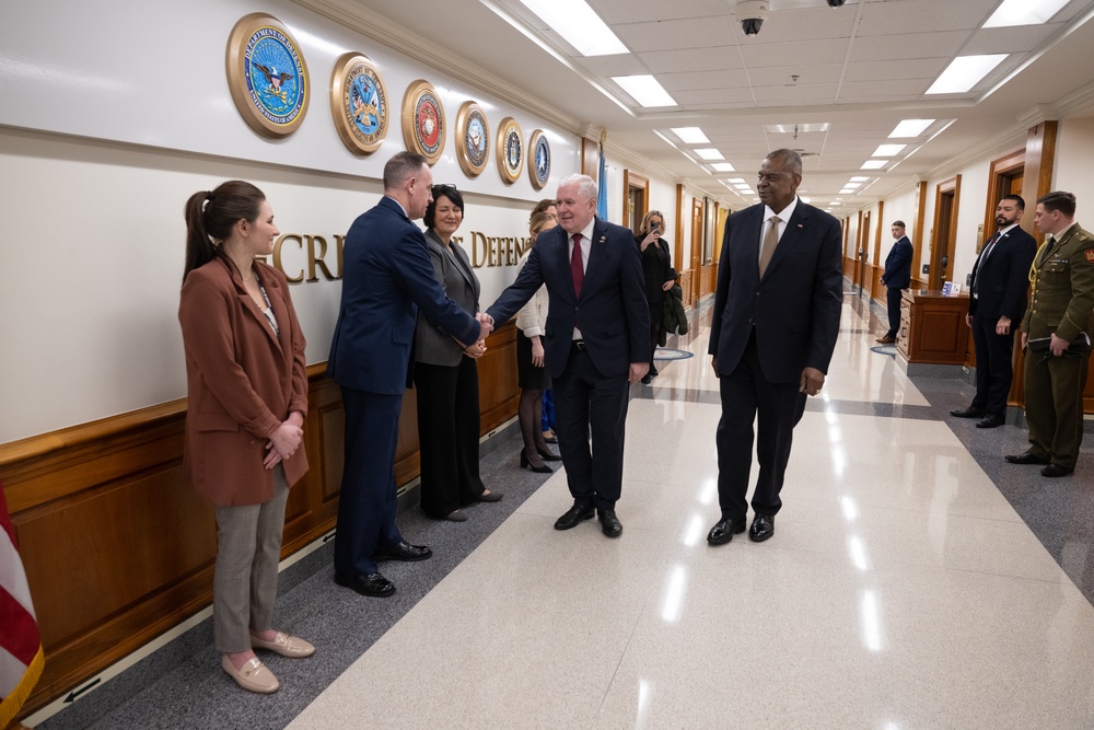 Secretary Austin hosts Lithuanian Defense Minister Arvydas Anusauskas