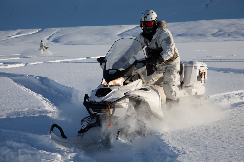 ARCTIC EDGE 24: SOMWTC Green Beret on Snow Machine