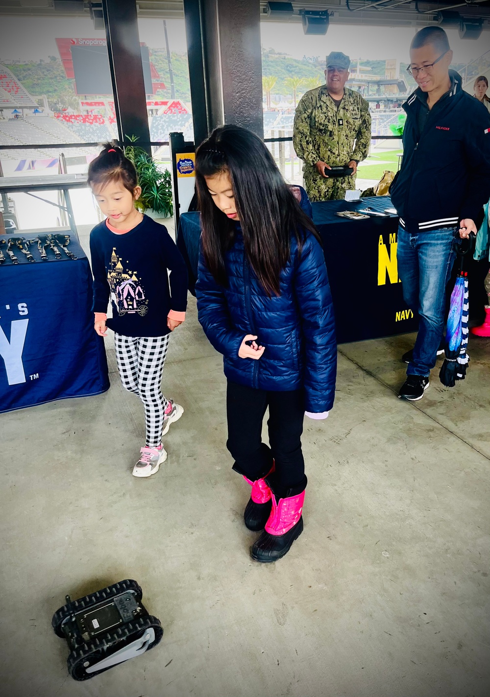 NTAG Southwest Recruiters Promote the Navy at San Diego STEM Expo Day