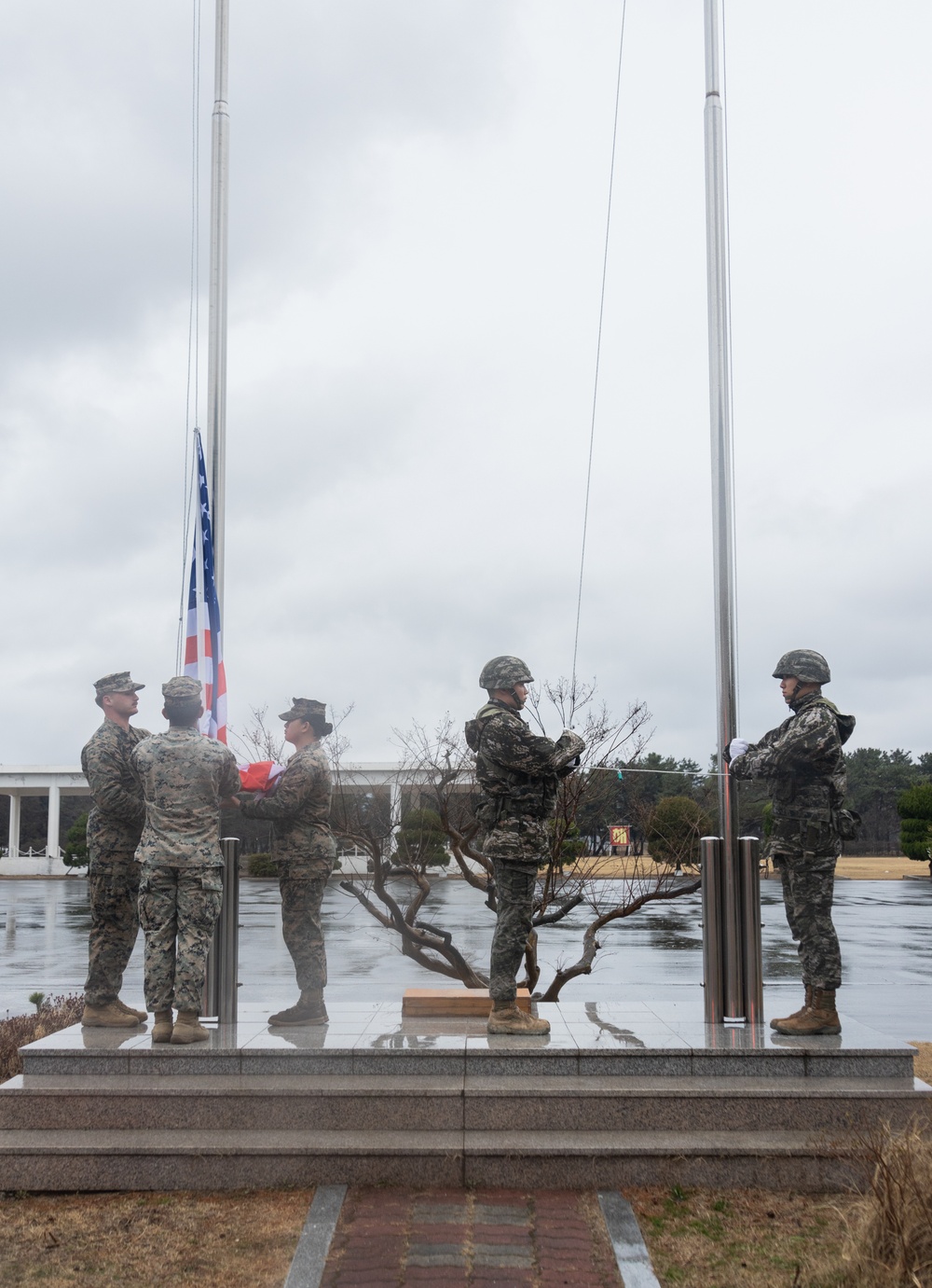 1st MARDIV Marines participate in evening colors with ROK marines