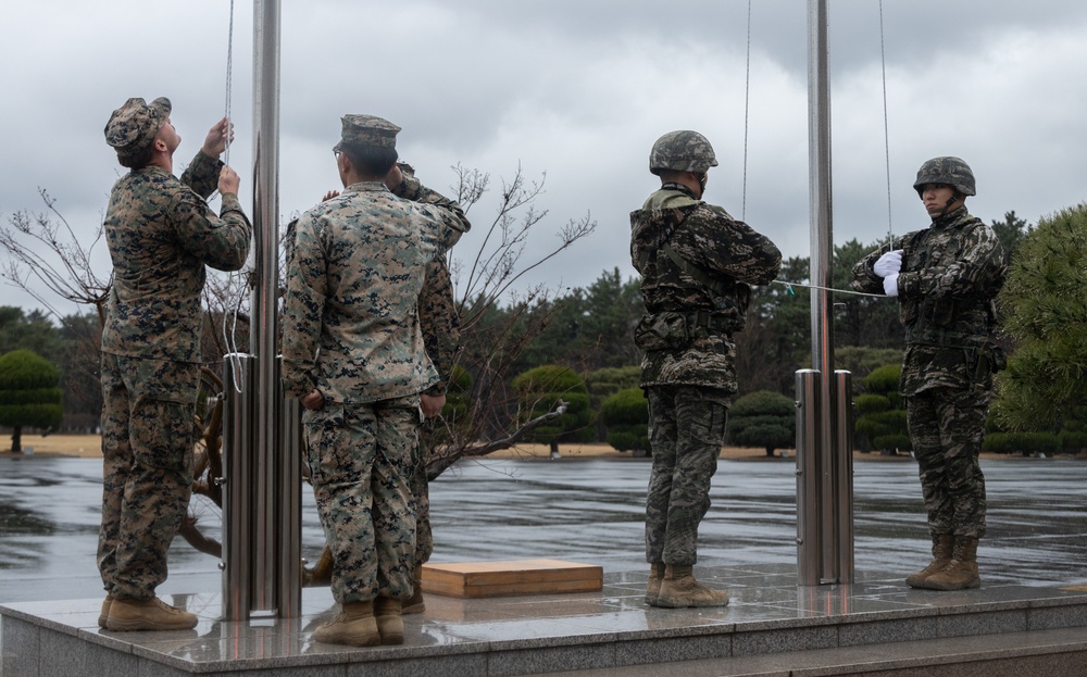 1st MARDIV Marines participate in evening colors with ROK marines