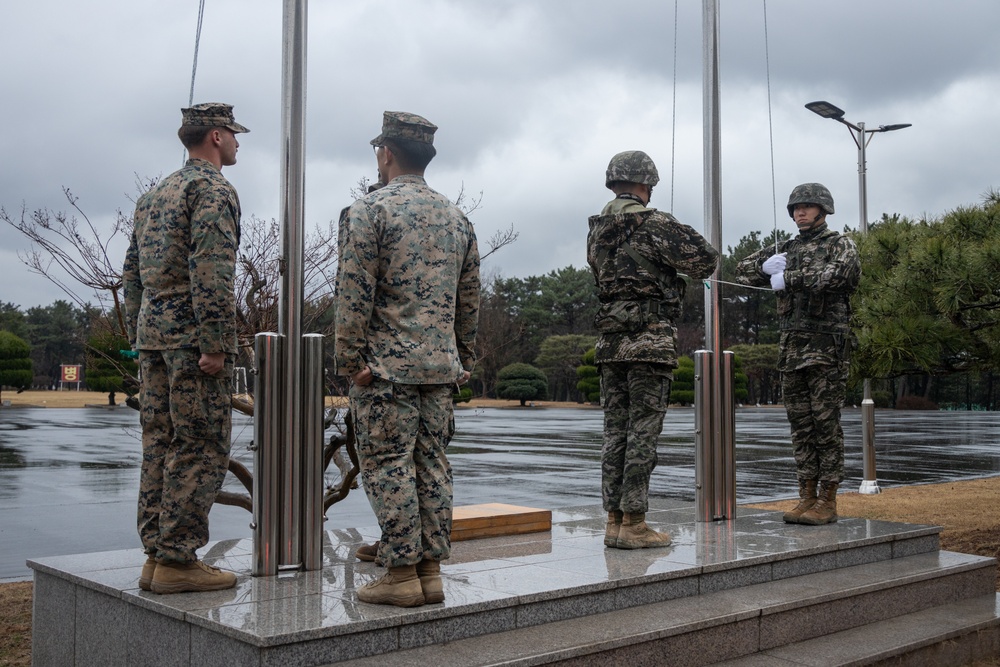 1st MARDIV Marines participate in evening colors with ROK marines