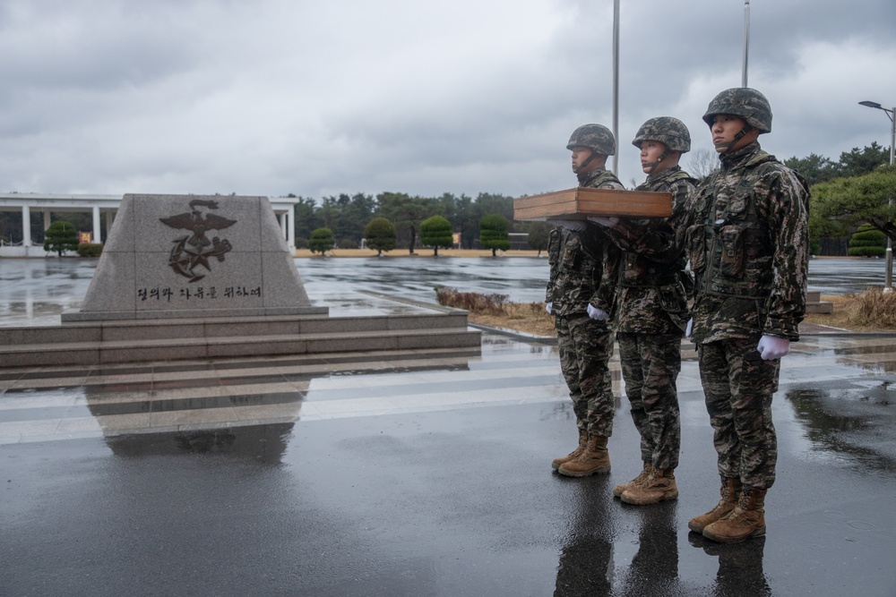 1st MARDIV Marines participate in evening colors with ROK marines