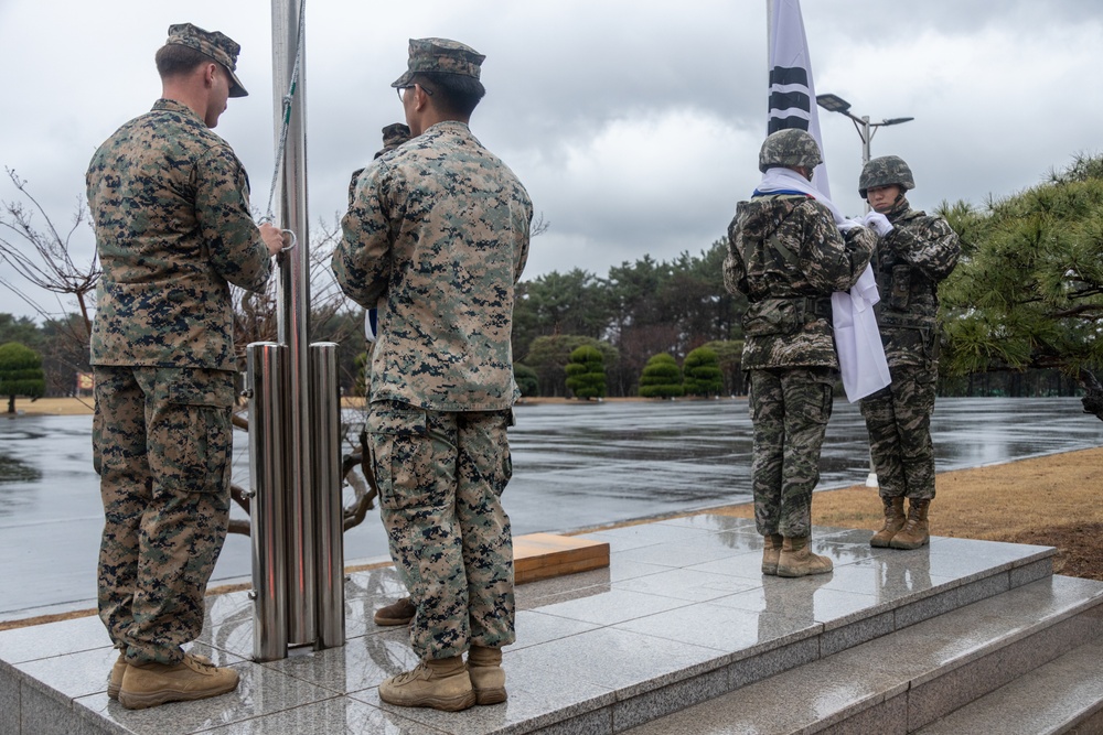 1st MARDIV Marines participate in evening colors with ROK marines