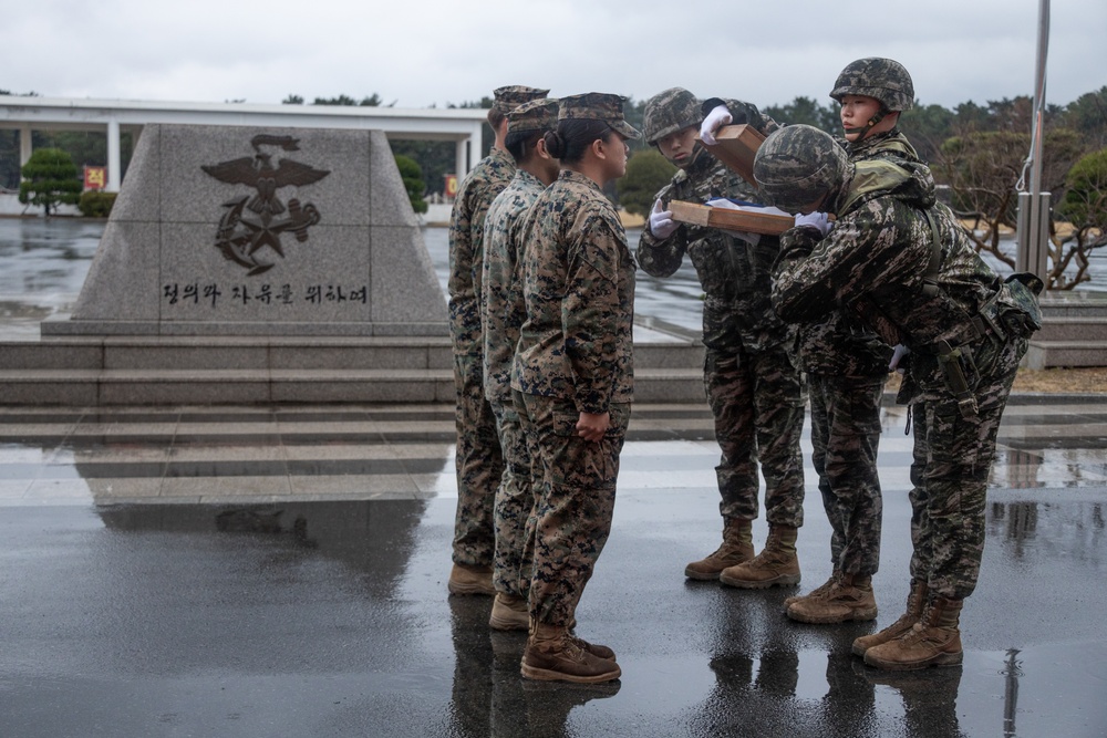 1st MARDIV Marines participate in evening colors with ROK marines