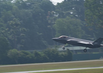 U.S. and Singapore forces conduct bilateral training