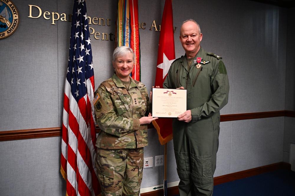 DAS Hosted LOM Award Ceremony Brig Gen Paul Tennant