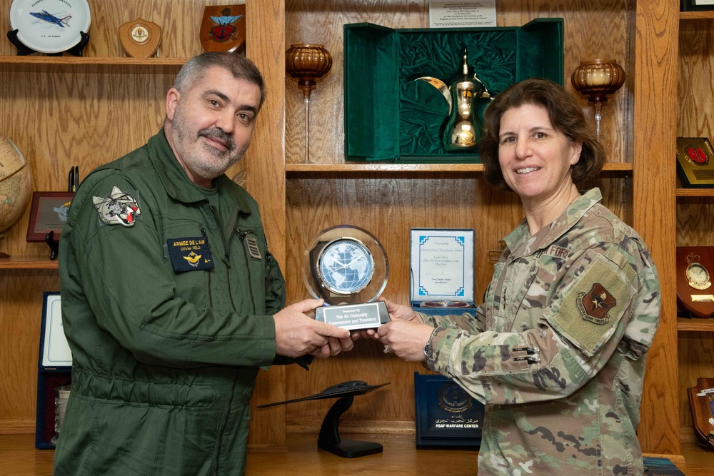 Au Commander exchanges gifts with international CFACC 24B participants