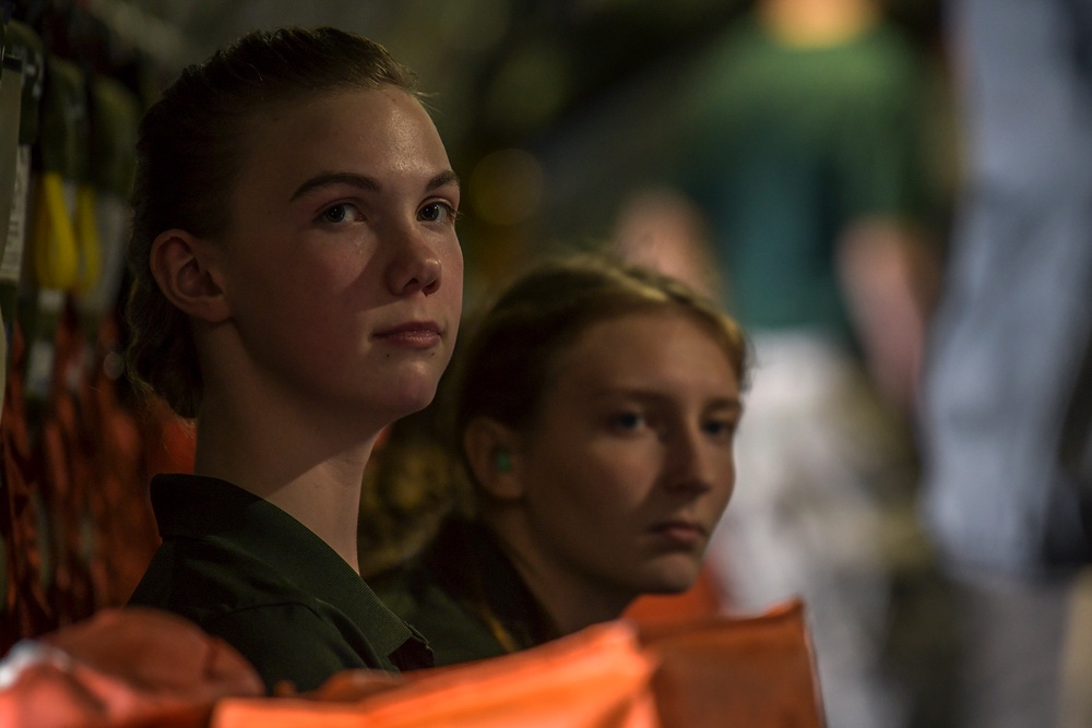 JROTC experiences a KC-135 Stratotanker refuel a C-17 Globemaster