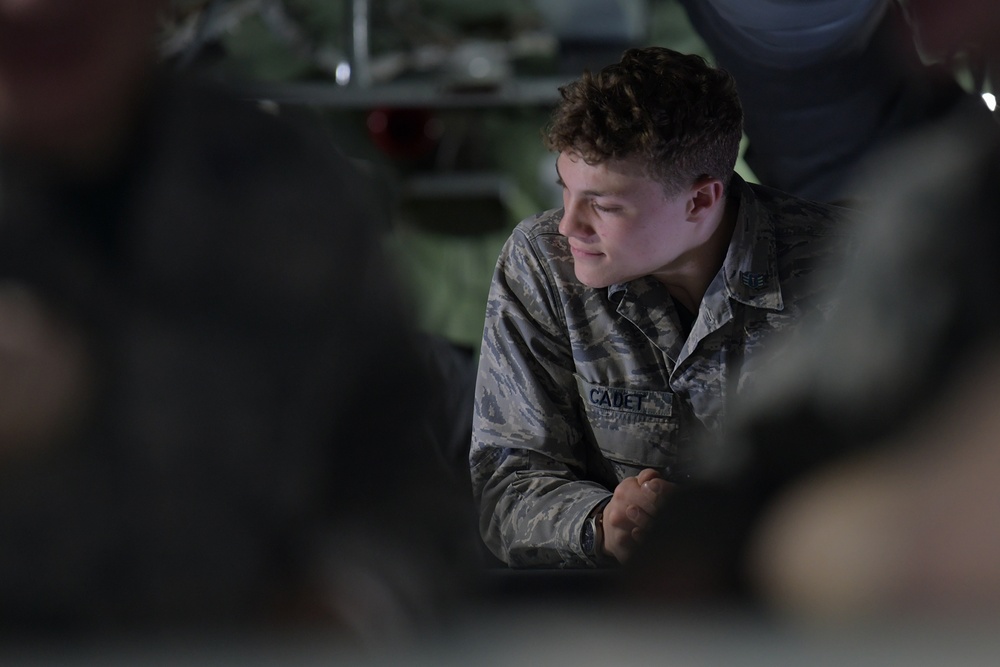 JROTC experiences a KC-135 Stratotanker refuel a C-17 Globemaster