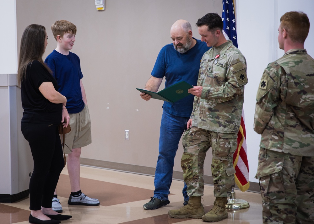 Oklahoma Guardsman receives Star of Valor for heroic actions