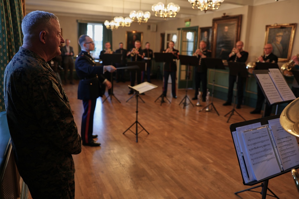 Maj. Gen. Sofge visits The Nordic band element