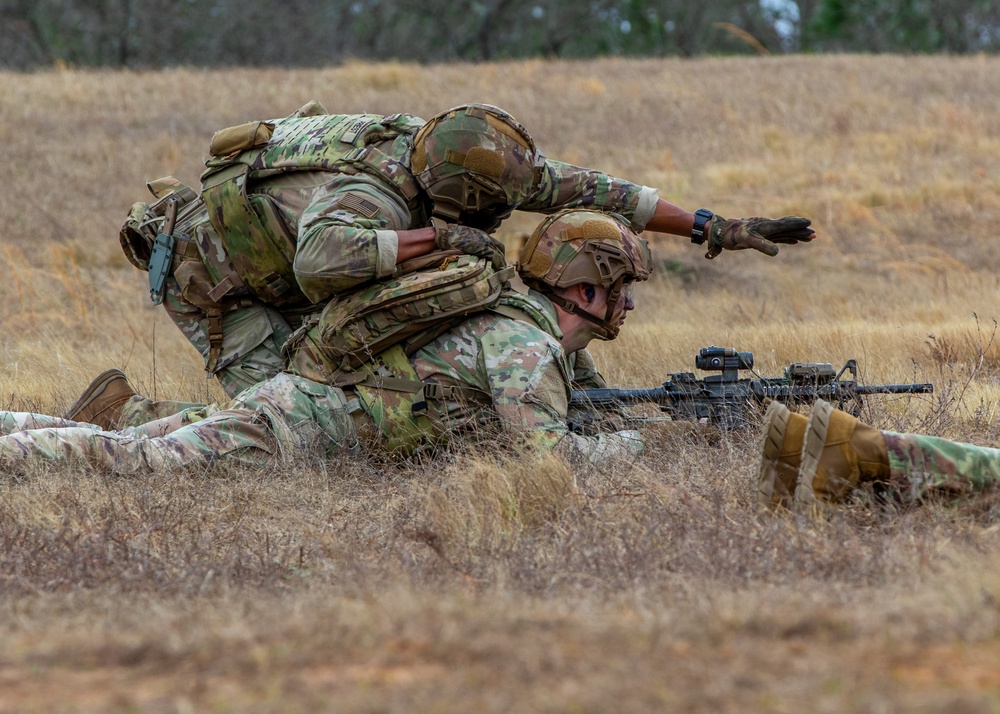 1-325 AIR Red Falcons conduct squad live-fire exercise