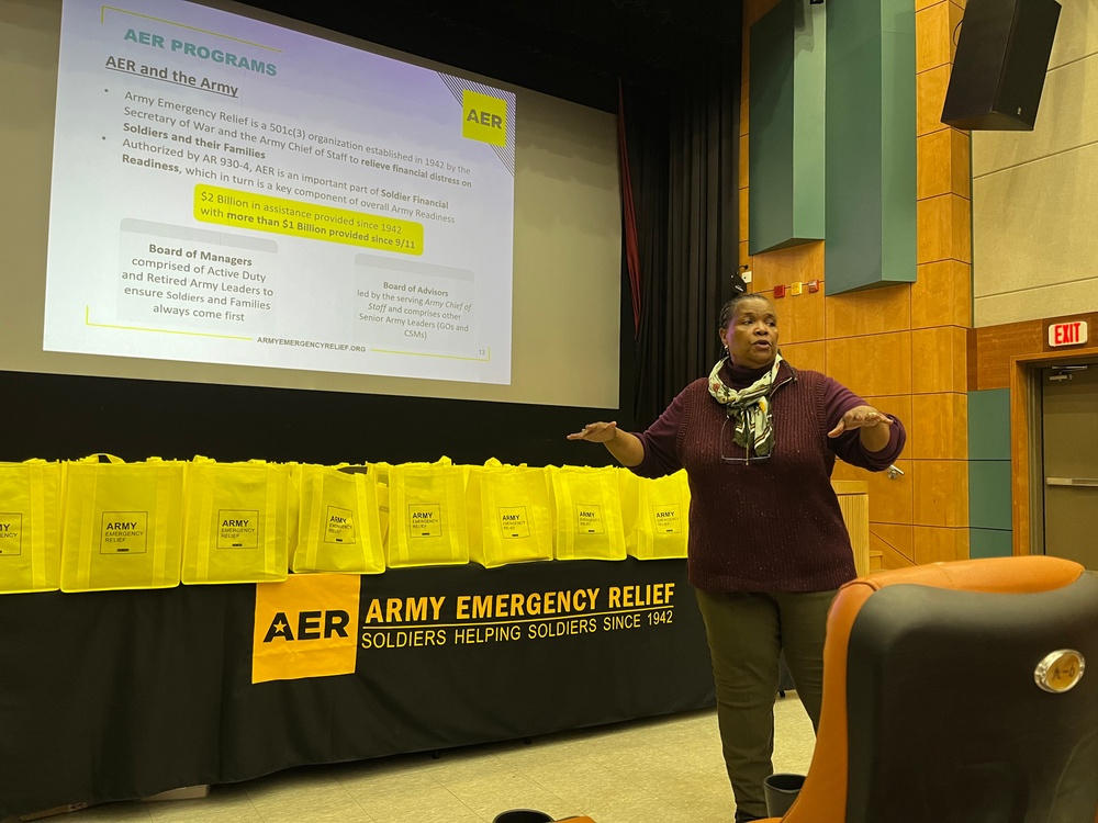 Unit Representatives Prepare for the Army Emergency Relief Campaign