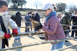 Camp Zama residents join 190-year-old tradition to build giant kite for city festival