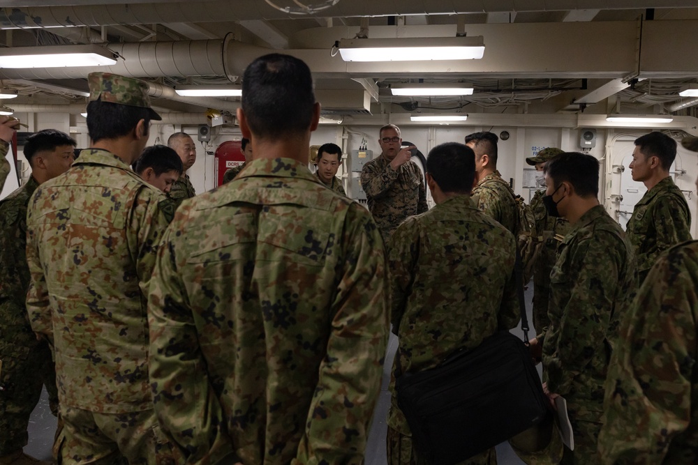 Japanese Self Defense Force tours USS America
