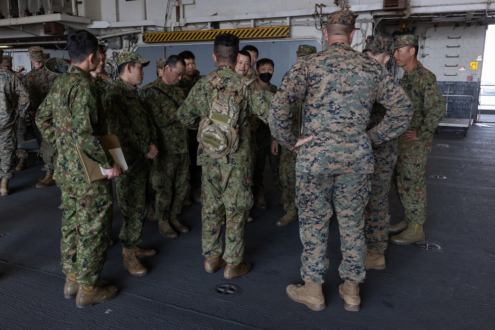 Japanese Self Defense Force tours USS America
