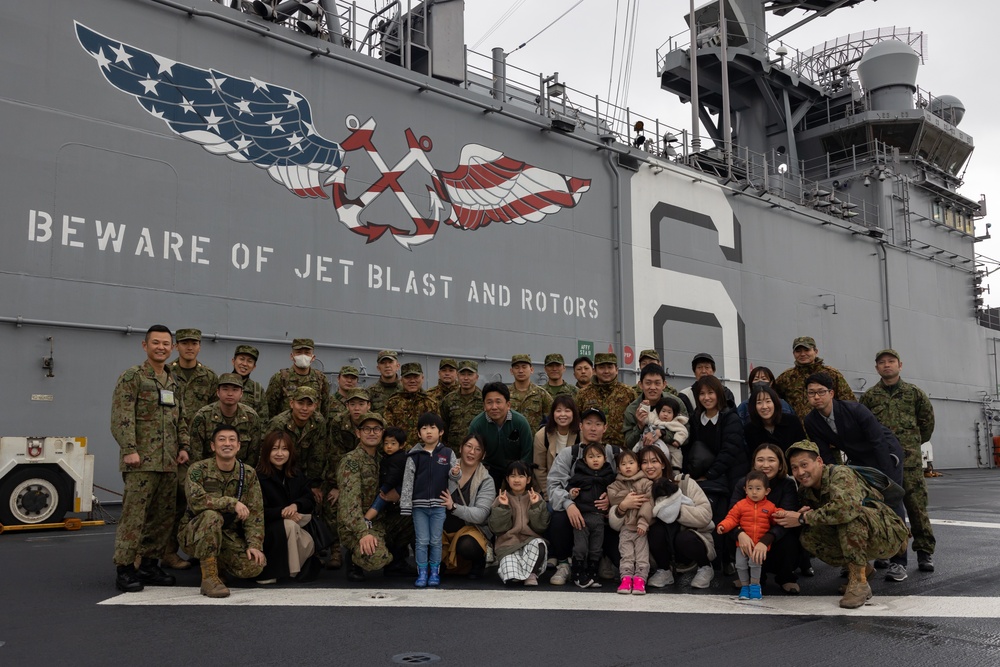 Japanese Self Defense Force tours USS America