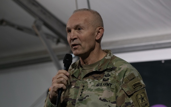 Chief of Staff of the Army visits Project Convergence - Capstone 4
