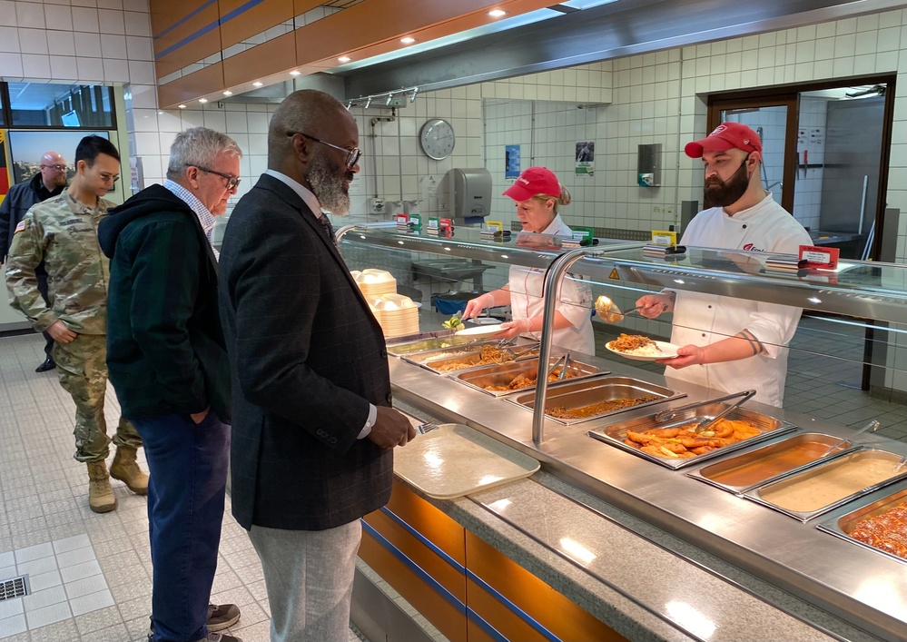 Army Food Program assessment team visits USAG Rheinland-Pfalz to learn what Soldiers want