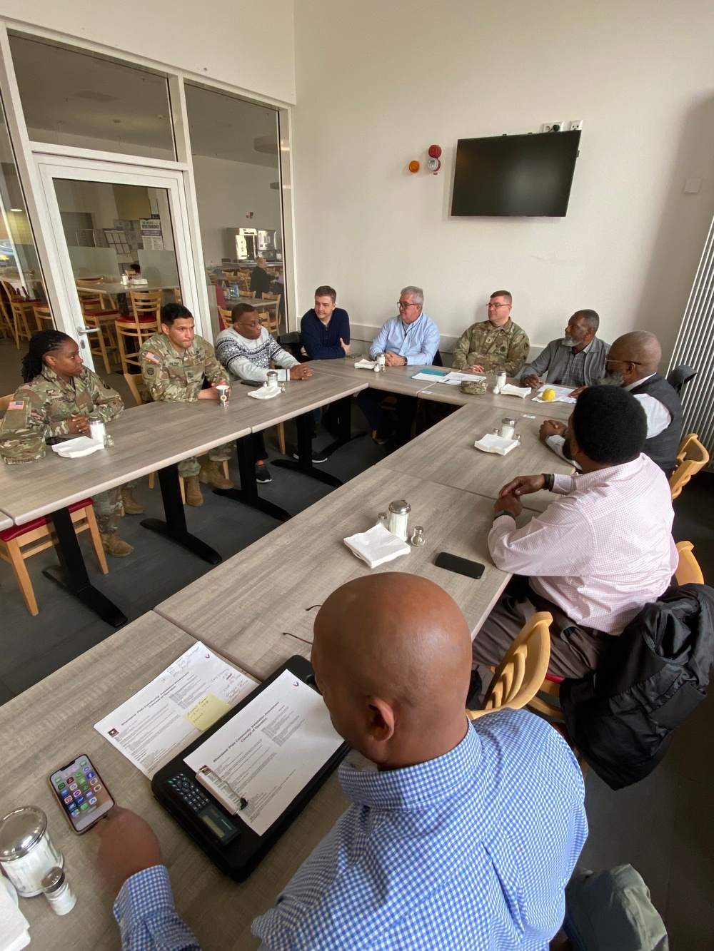 Army Food Program assessment team visits USAG Rheinland-Pfalz to learn what Soldiers want
