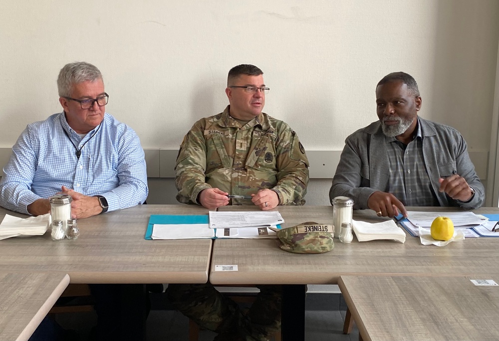 Army Food Program assessment team visits USAG Rheinland-Pfalz to learn what Soldiers want