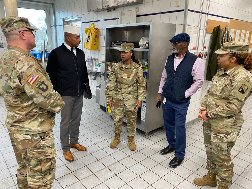 Army Food Program assessment team visits USAG Rheinland-Pfalz to learn what Soldiers want