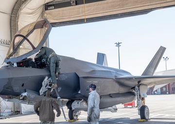 180FW Conducts Training Flight