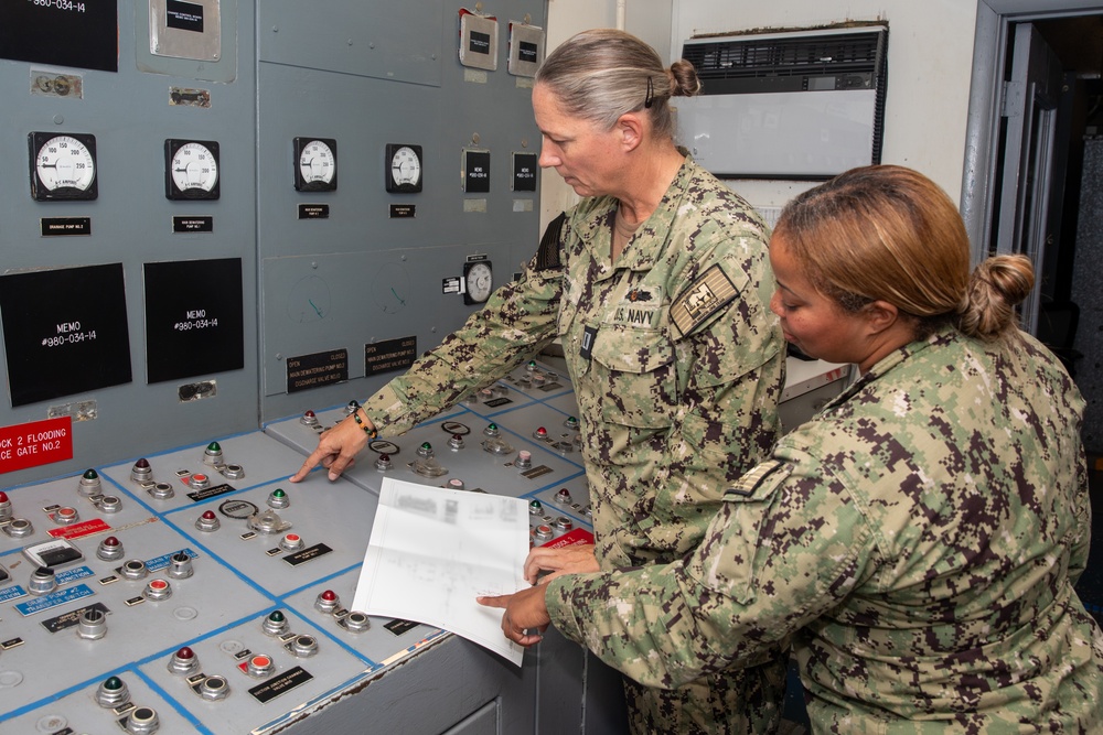 Shipyard spotlight: Commanding Officer of Surgemain Nashville, Norfolk Naval Shipyard Detachment Seizes Opportunity to Participate in Carrier Sea Trials