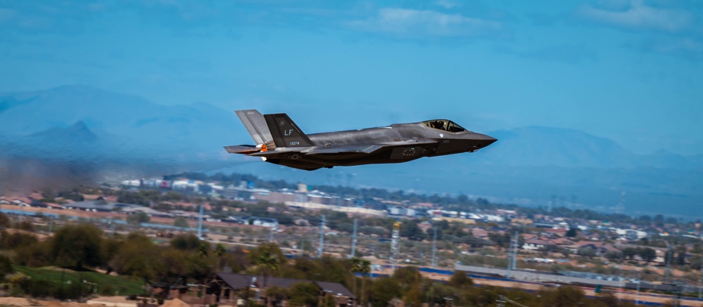 Sky’s the Limit: Women Pilots Take Flight at Luke AFB
