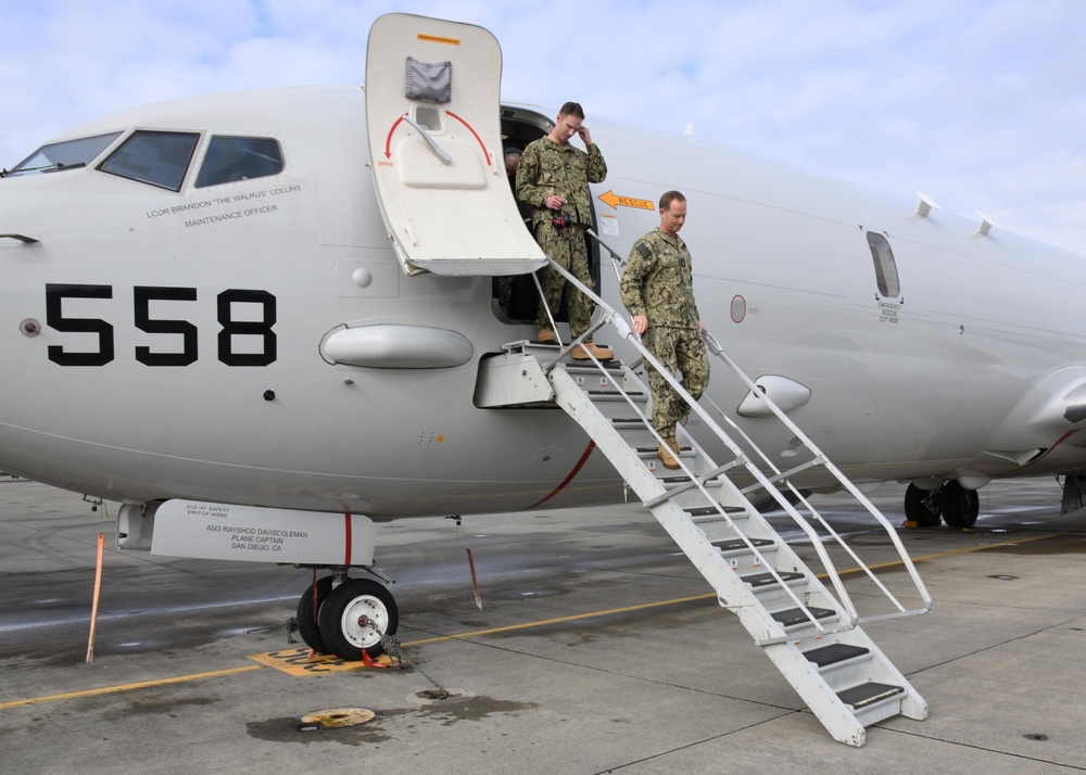 CNR visits NAS Whidbey Island