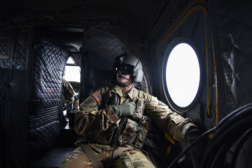 59th Aviation Troop Command Chinook supports special operations paratroopers