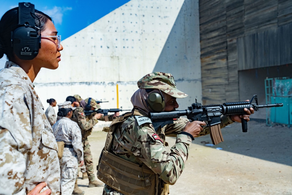 U.S. Marines, Jordanian Soldiers Conduct All-Female Marksmanship SMEE