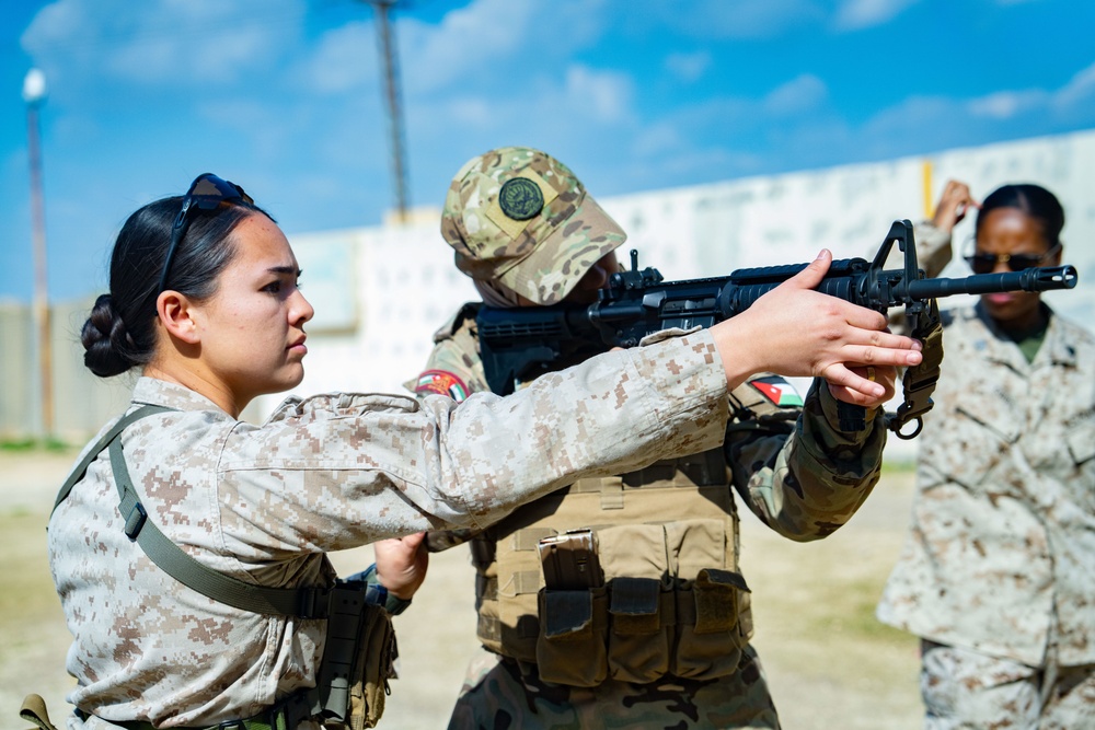 U.S. Marines, Jordanian Soldiers Conduct All-Female Marksmanship SMEE