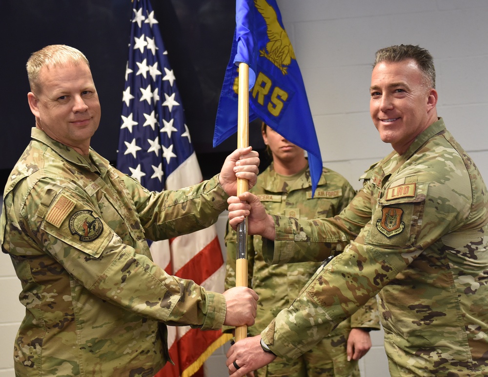 914 LRS welcomes new commander