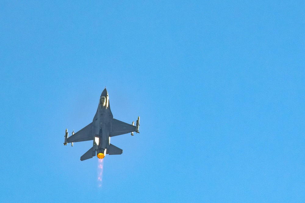 177th Fighter Wing Commander Performs Maximum Vertical Takeoff