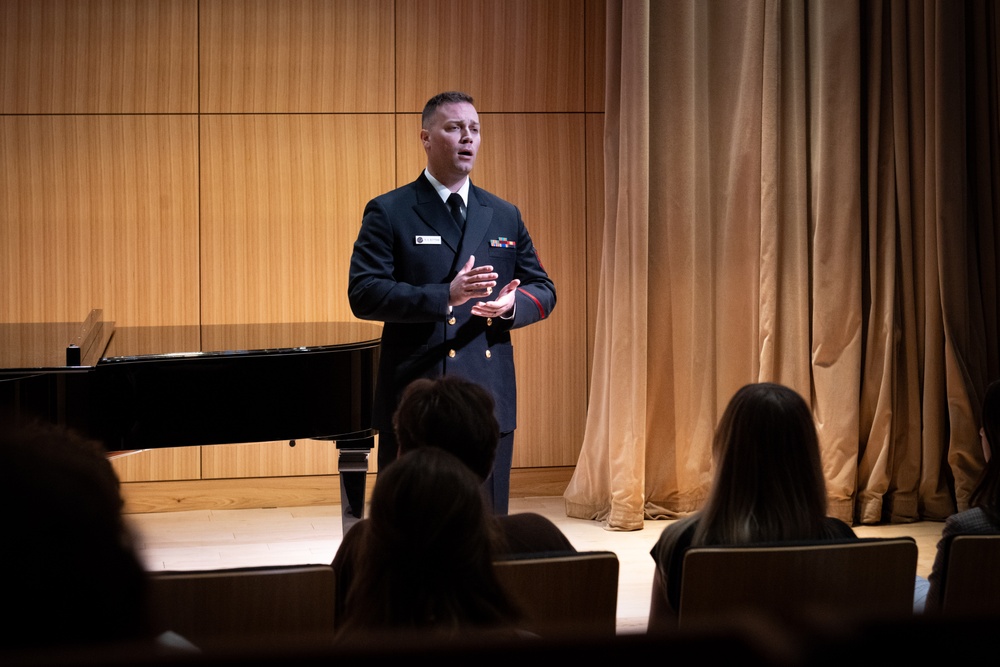 Navy Band vocalists give masterclass at Liberty University