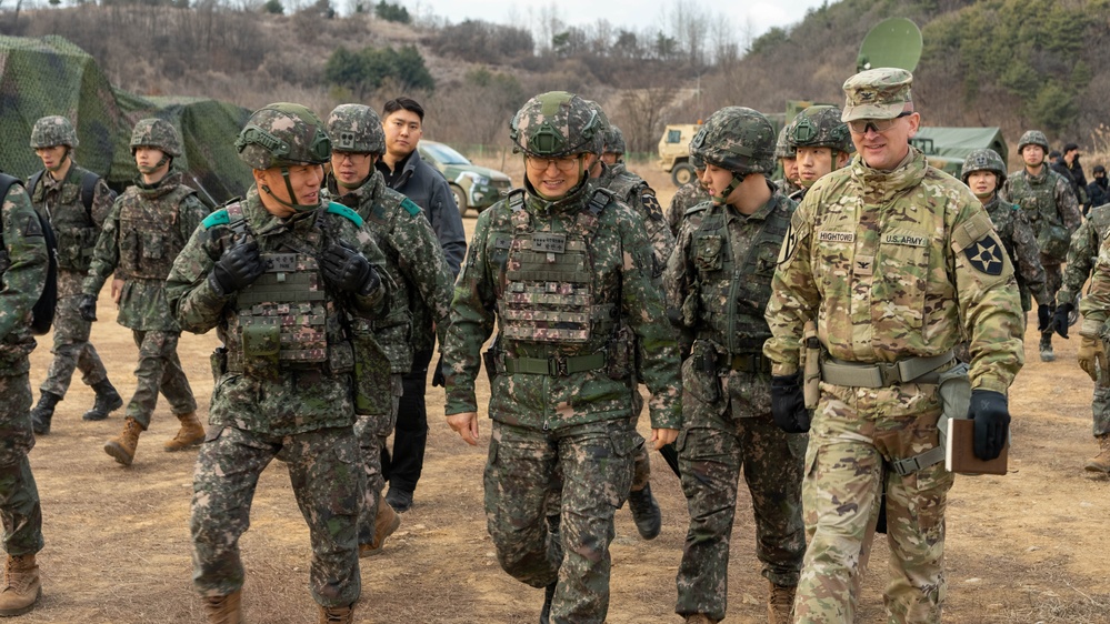 ROK Army general tours Freedom Shield 24, training site