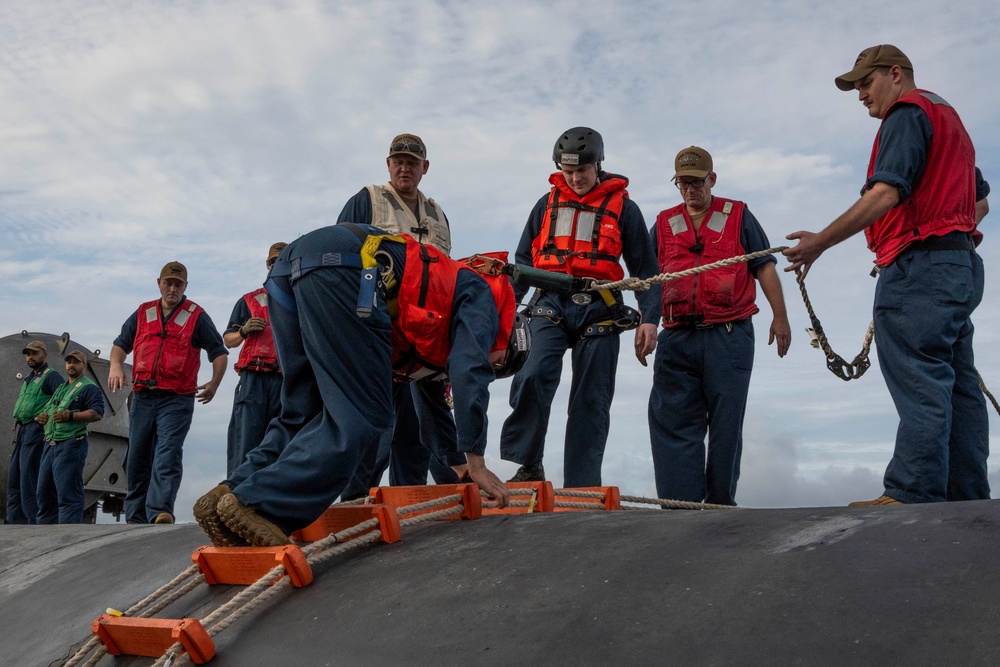USS Florida visits U.S. Navy Support Facility Diego Garcia