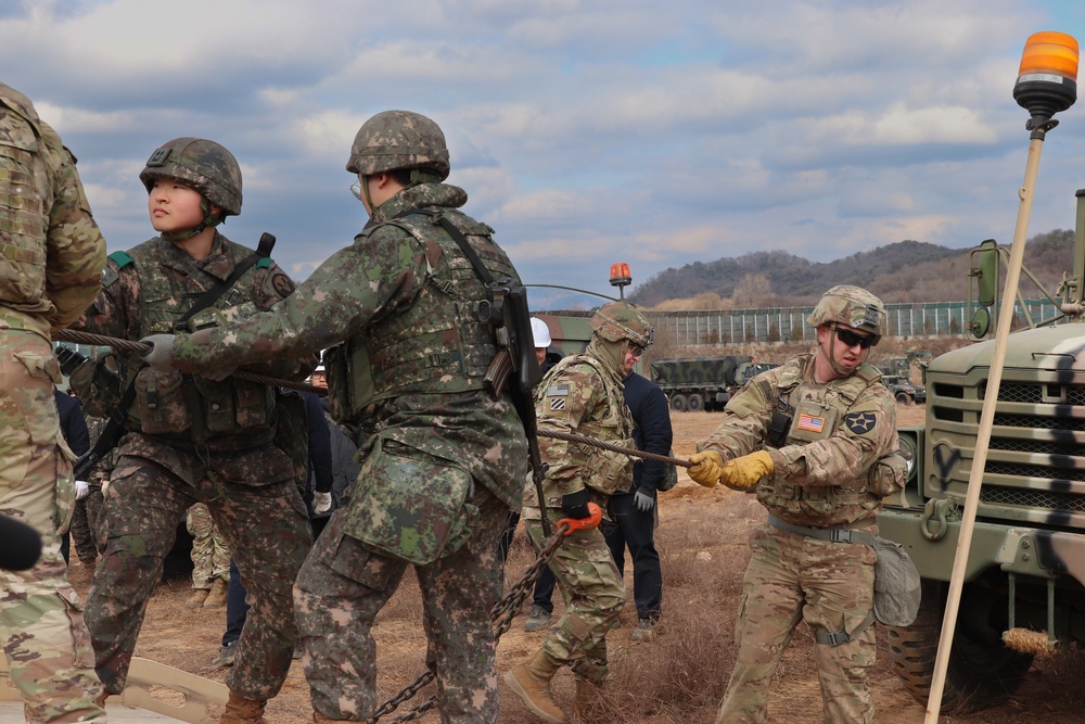 U.S. Soldiers and ROK soldiers train together, Freedom Shield 24