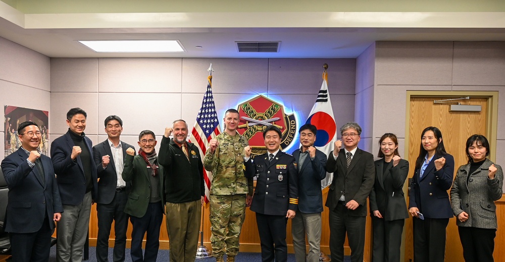 The USAG Humphreys Installation Commander meets the new Pyeongtaek Police Chief